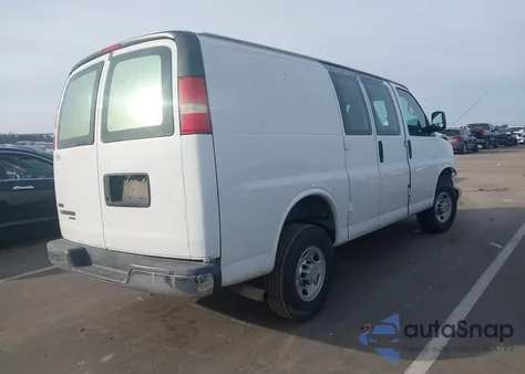 2011 Chevrolet Express 2500 Work Van z USA, uszkodzony, nr VIN 1GCWGFCA6B1113316